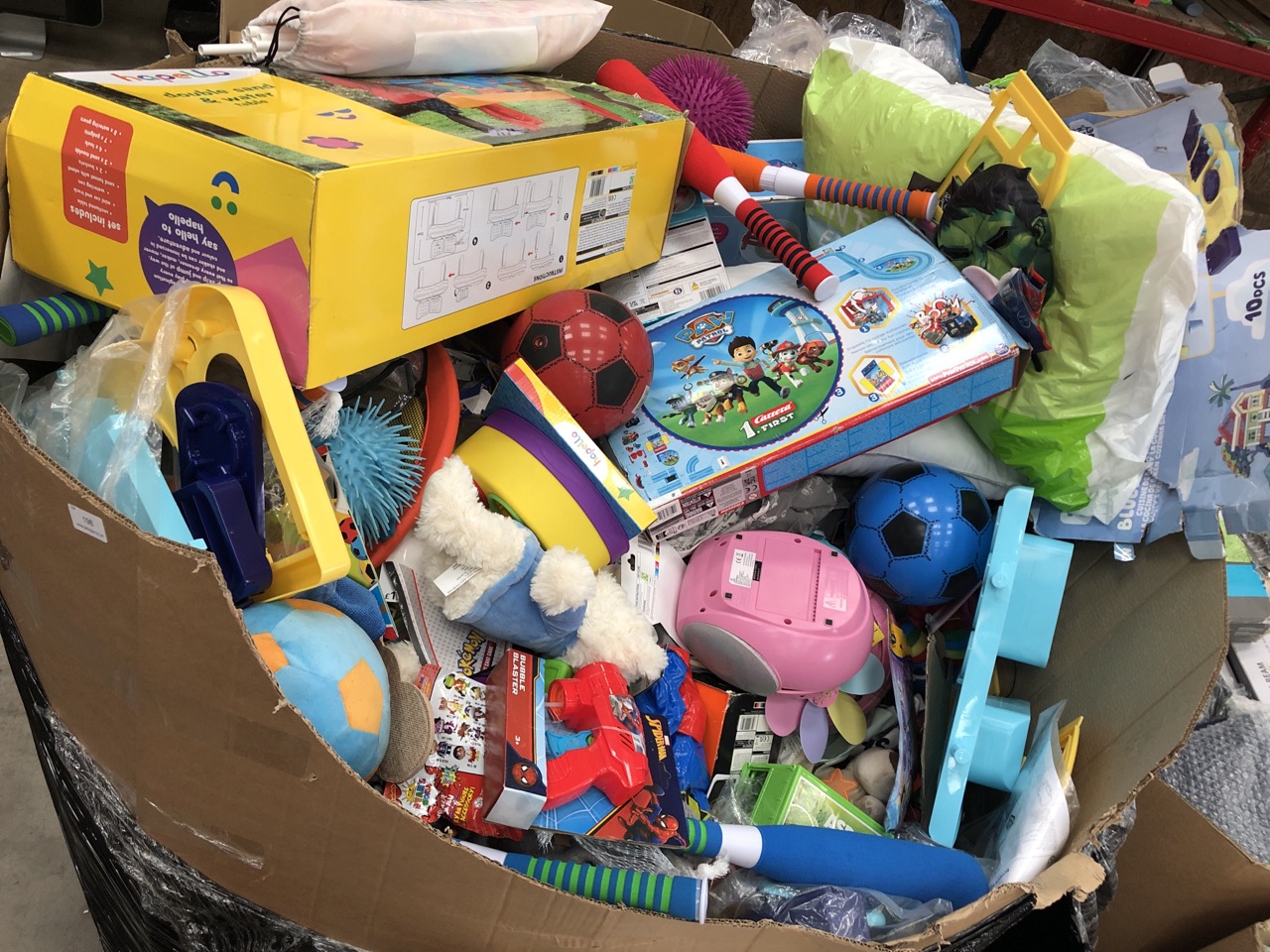 PALLET OF ASSORTED TOYS TO INCLUDE PAW PATROL CHASE MARSHALL: LOCATION - MIDDLE FLOOR(COLLECTION OR OPTIONAL DELIVERY AVAILABLE)