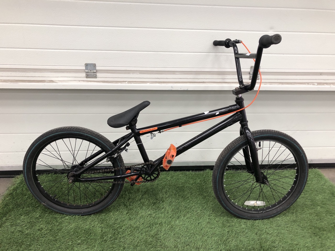 ROOSTER BMX, 12"FRAME, 20"WHEELS, SINGLE SPEED.:: LOCATION - FRONT FLOOR(COLLECTION OR OPTIONAL DELIVERY AVAILABLE)