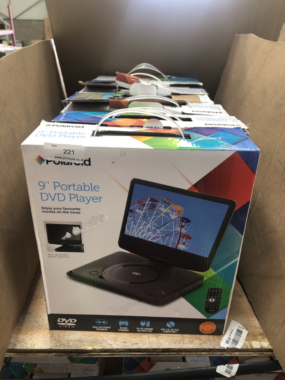 7 X POLAROID 9" PORTABLE DVD PLAYER: LOCATION - RIGHT REAR TABLES(COLLECTION OR OPTIONAL DELIVERY AVAILABLE)