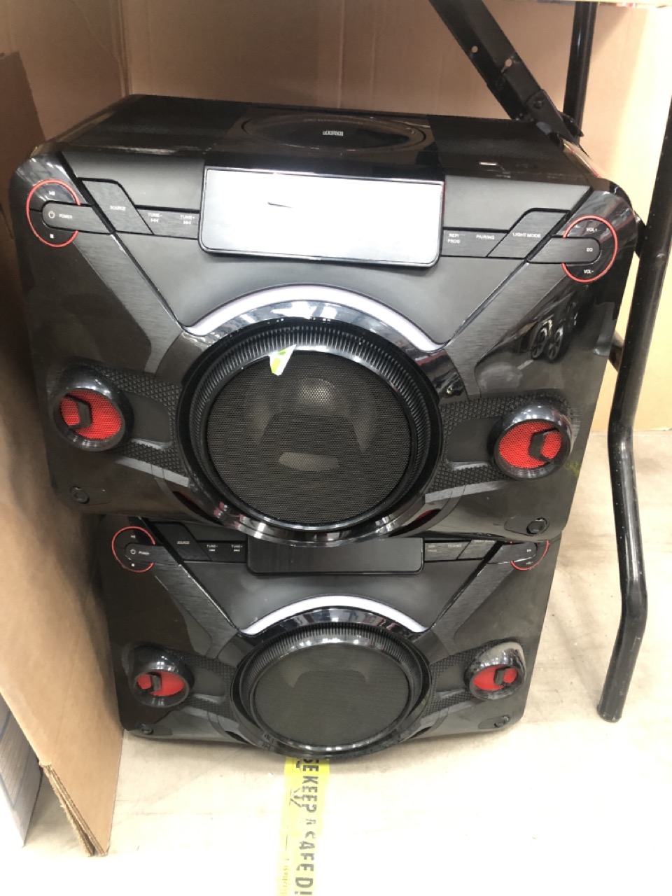 3 X BLACKWEB PORTABLE BOOMBOX: LOCATION - RIGHT REAR TABLES(COLLECTION OR OPTIONAL DELIVERY AVAILABLE)