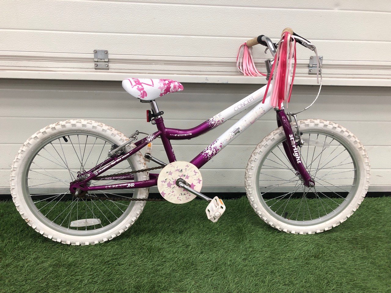 CONCEPT STAR LIGHT KIDS’ BIKE, 12” FRAME, 20” WHEELS, SINGLE SPEED: LOCATION - MIDDLE FLOOR(COLLECTION OR OPTIONAL DELIVERY AVAILABLE)