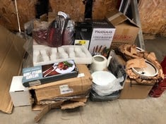 QUANTITY OF ASSORTED HOME ITEMS TO INCLUDE NUOVVA 7 PIECE KNIFE SET ID MAY BE REQUIRED - COLLECTION ONLY - LOCATION RIGHT RACK