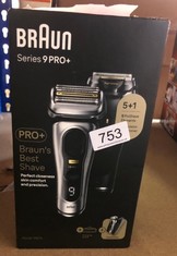 BRAUN SERIES 5 PRO CLIPPERS WITH CHARGING STAND AND POWERCASE: LOCATION - F