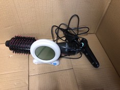 QUANTITY OF HEALTH & BEAUTY ITEMS TO INCLUDE REVLON ONE-STEP HAIR DRYER AND VOLUMISER FOR MID TO LONG HAIR (ONE-STEP, 2-IN-1 STYLING TOOL, IONIC AND CERAMIC TECHNOLOGY, UNIQUE OVAL DESIGN) : LOCATION