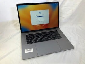 APPLE MACBOOK PRO 15 INCH 512GB SSD LAPTOP MODEL NO A1990. INTEL CORE I7-8850H, 16GB RAM,: LOCATION - B RACK