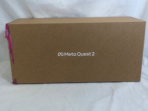 META QUEST 2 VR HEADSET MODEL NO KW49CM (SMASHED / SALVAGE / SPARES): LOCATION - B RACK