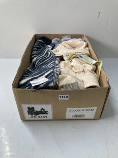 BOX OF ASSORTED HATS (629433)