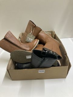 BOX OF FOOTWEAR TO INC JOHN LEWIS ISOBEL 2 CHILDREN'S BLACKS BOOTS VARIES SIZES (629447)