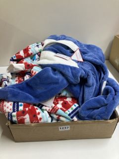 BOX OF CLOTHING TO INC JOHN LEWIS FAIRISLE FLEECE (629447)