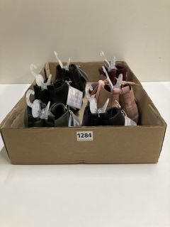 BOX OF FOOTWEAR TO INC COCO CHILDREN'S BLACKS BOOT - SIZE C4 (639761)