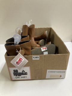 BOX OF FOOTWEAR TO INC ISOBEL 2 CHILDREN'S BOOTS VARIOUS SIZES (639761)