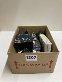 BOX OF BEAUTY PRODUCTS INC. CLINIQUE STAY-MATTE OIL-FREE MAKEUP (619660)