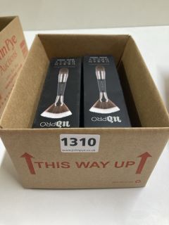 BOX OF URBAN DECAY MAKEUP BRUSHES (619660)