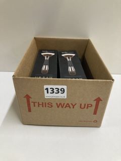 BOX OF URBAN DECAY MAKEUP BRUSHES (619660)