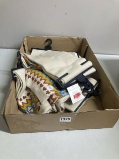 BOX OF JOHN LEWIS BEAR SCARFS (629678)