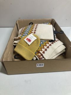 BOX OF JOHN LEWIS BEAR SCARFS (629678)