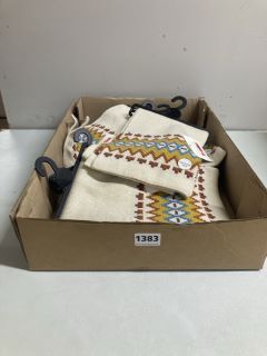 BOX OF JOHN LEWIS BEAR SCARFS (629678)