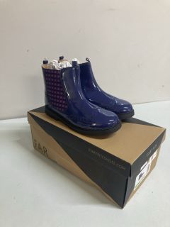 START.RITE FRENCH NAVY PATENT/CHECK CHELSEA BOOTS - SIZE: L2F (636824)