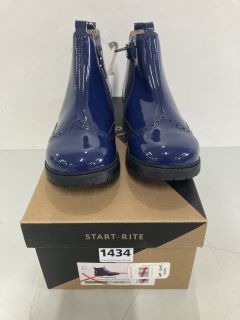 START.RITE FRENCH NAVY PATENT/CHECK CHELSEA BOOTS - SIZE: L1F (636824)