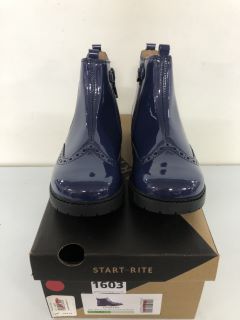 START.RITE FRENCH NAVY PATENT/CHECK CHELSEA BOOTS - SIZE: L1.5F (619357)