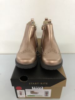 START.RITE ROSE GOLD LEATHER CHELSEA BOOTS - SIZE: 10.5F (619357)