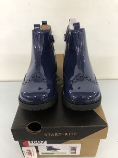 START.RITE FRENCH NAVY PATENT/CHECK CHELSEA BOOTS - SIZE: 10.5F (619357)