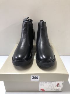 JOHN LEWIS CHELSEA BOOT BLACK BOOTS - SIZE: 7 (611276)