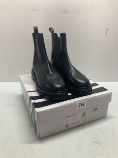 JOHN LEWIS PEPPERMINT BLACK BOOTS - SIZE: 7 (649864)