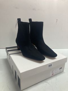 JOHN LEWIS PERTH BLACK HEELED BOOTS -SIZE: 6 (649864)