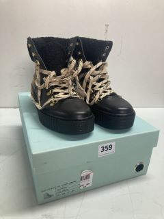 SHOE THE BEAR WARM LINED BLACK BOOTS - SIZE: 5 (649864)