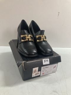 JOHN LEWIS GOLDEN BLACK BOOTS - SIZE: 6 (649864)