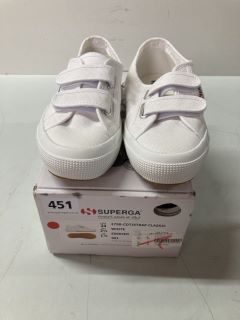 SUPERGA WHITE SHOES - SIZE: 1 1/2 (636209)