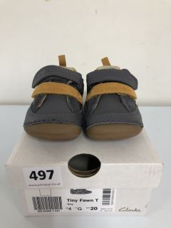 CLARKS TINY FAWN GREY CHILDREN'S SHOES - SIZE: 4 (603442)