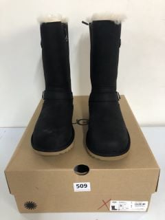 UGG KENSINGTON II CHILDREN'S BLACK BOOTS - SIZE: 4 (638484)