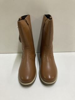 JOHN LEWIS ISOBEL 2 TAN BOOTS - SIZE: 2 (630537)