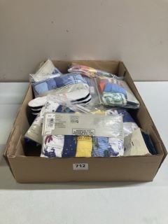 BOX OF ASSORTED ITEMS TO INC JOHN LEWIS 12 YEAR OLD BOYS BOXER SHORTS (597615)