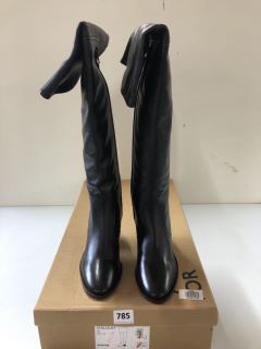 JOHN LEWIS SHILOUGH BOOTS - SIZE 4 (663049)