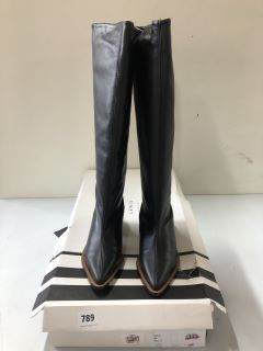 JOHN LEWIS SAINTE BOOTS - SIZE 5 (663049)