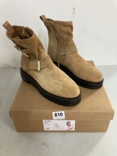 AND/OR RIVER BRLI BOOTS - SIZE 5 (663049)