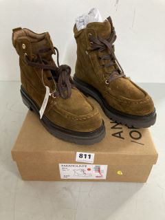 AND/OR PARAMOUNTE BRTN BOOTS - SIZE 4 (663049)