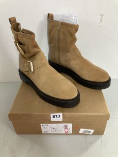 AND/OR RIVER BRLI BOOTS - SIZE 8 (663049)