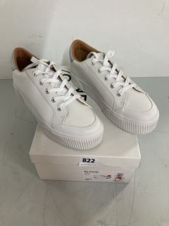 AND/OR ELOISE WHITE SHOES - SIZE 6 (663049)