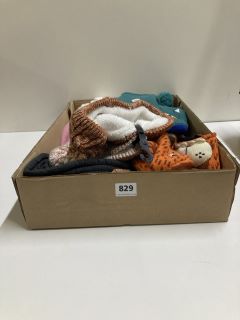 BOX OF ASSORTED ITEMS TO INC JOHN LEWIS FOX SNOOD (639312)