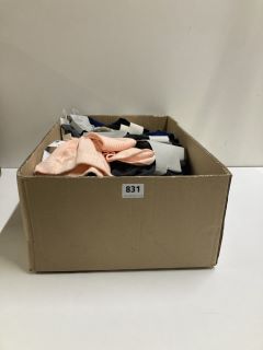 BOX OF ASSORTED ITEMS TO INC JOHN LEWIS RICH COTTON TIGHTS - SIZE 11 - 12Y (639312)