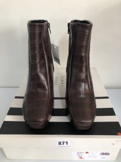 JOHN LEWIS PARADISE BOOTS - SIZE 5 (663049)