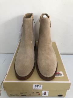 MICHAEL KORS REGAN FLAT BOOTIE SUEDE BOOTS - SIZE 6.5 (663049)