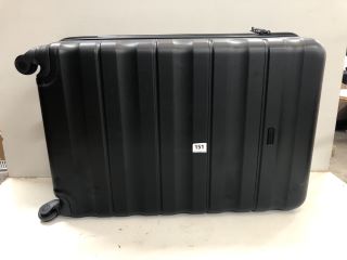 TRAVELLING SUITCASE