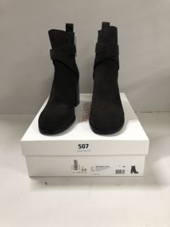 SEEBYCHLOE LYNA BOOTS IN CHARCOAL SIZE 40