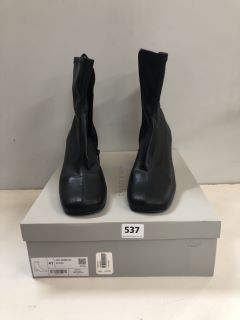 CHARLES & KEITH ANKLE BOOTS IN BLACK SIZE 41