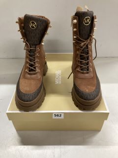 MICHAEL KORS SUEDE LACE UP BOOTS IN BROWN SIZE 8.5M